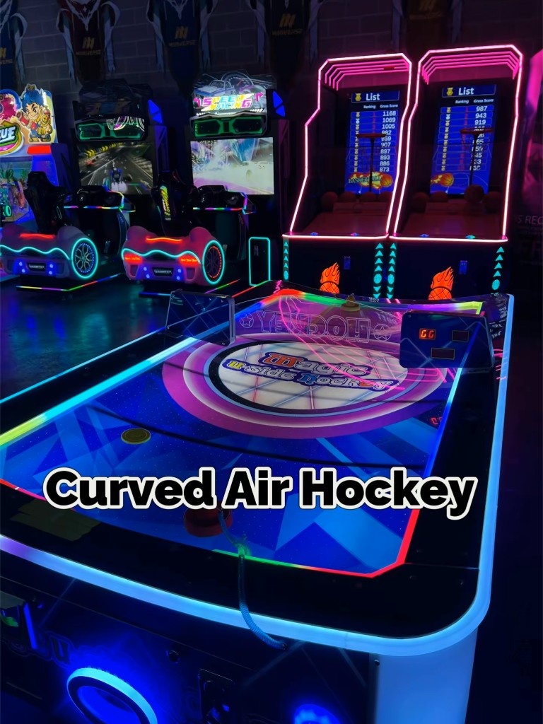 Curved Air Hockey